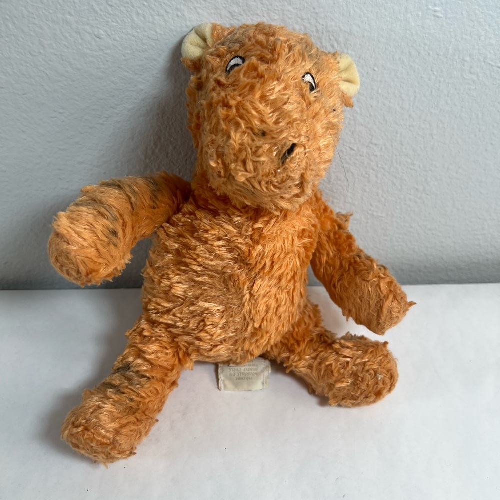 Classic Pooh‎ Tigger plush